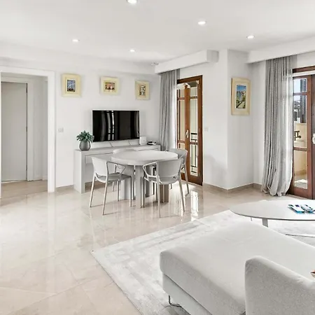Beautiful, Contemporary Db11 - Electra, With Communal Pool, Situated On Stunning Aphrodite Hills Kouklia